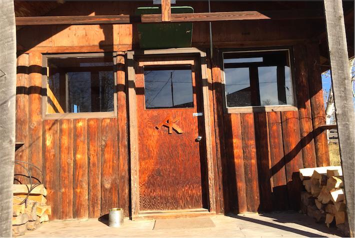 Отель Flying U Ranch Seventy Mile House Экстерьер фото